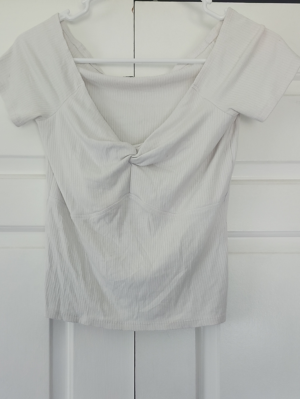 Abercrombie & Fitch White Twist-Front Ribbed Crop Top